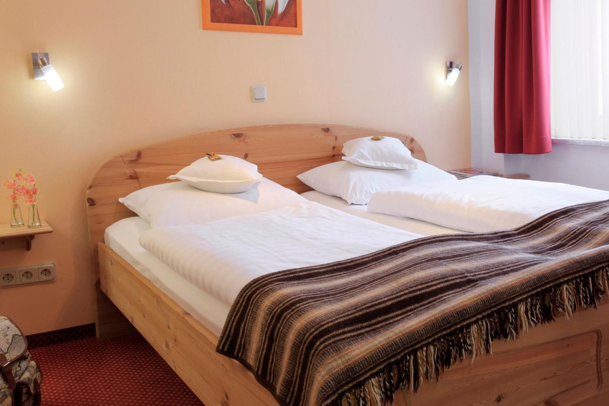 Hotel Sauerländer Hof Willingen  Exteriör bild